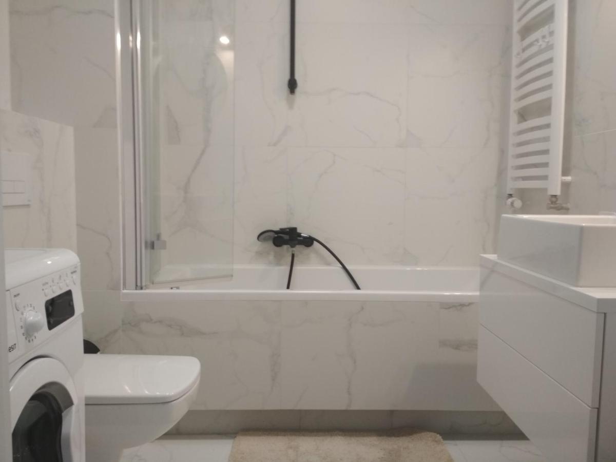 Airport 3Rooms New Apartment With Parking Warschau Buitenkant foto